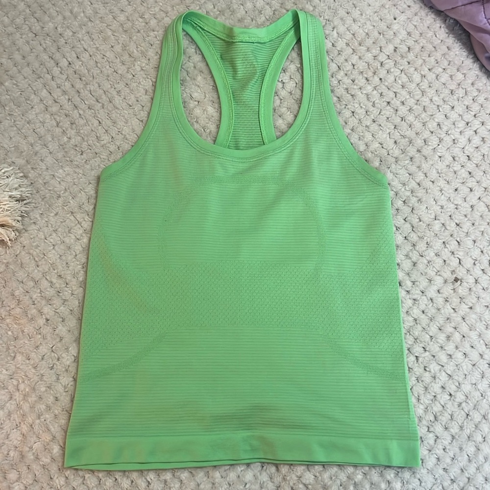 Lululemon swiftly tech